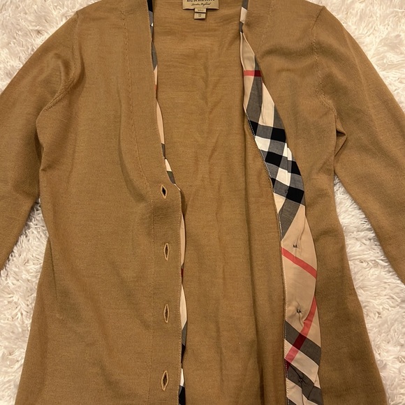 Burberry Scalloped Cardigan - Picture 5 of 14